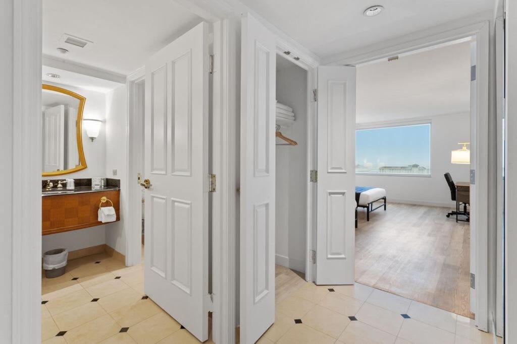 Sleep 6 Stylish 1br 2ba Beachfront By Cozysuites Apartment Atlantic City