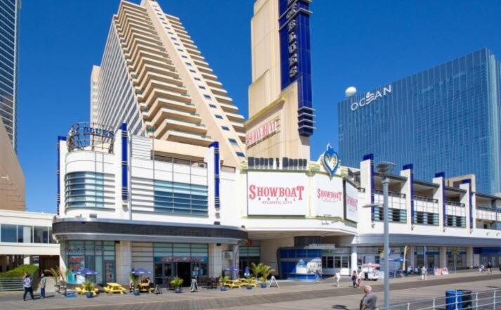 Sleep 6 Stylish 1br 2ba Beachfront By Cozysuites Atlantic City