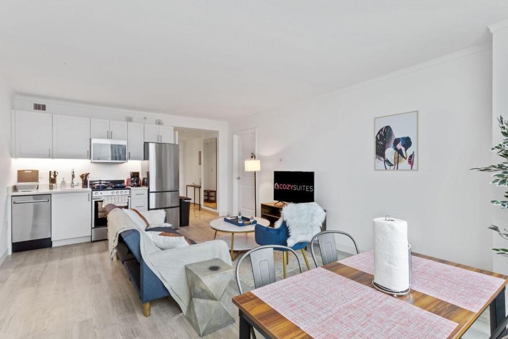 Sleep 6 Stylish 1br 2ba Beachfront By Cozysuites Apartment *